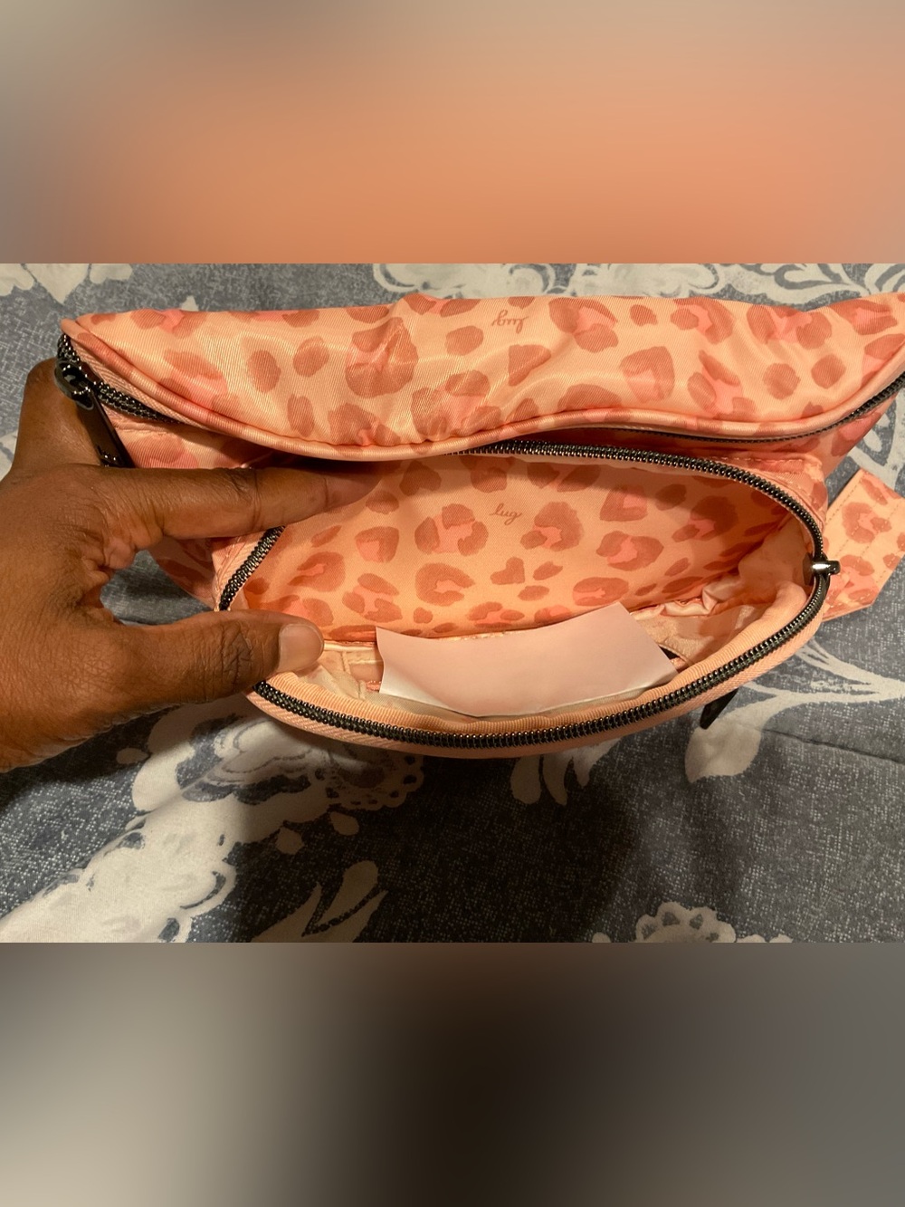 NWOT Lug Switchline Sling Bag, Faded Leopard Pink - Picture 4 of 9